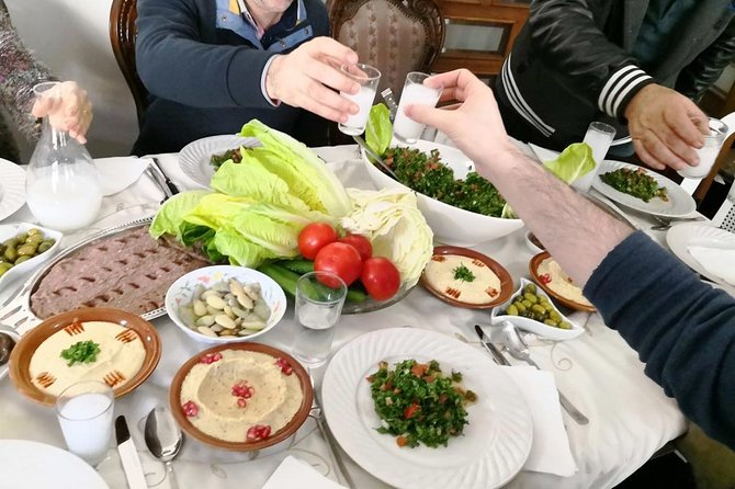 Authentic Lebanese Meal in Beirut in Tania's Family Home - Entering a Lebanese family home in Forn El Chebbak