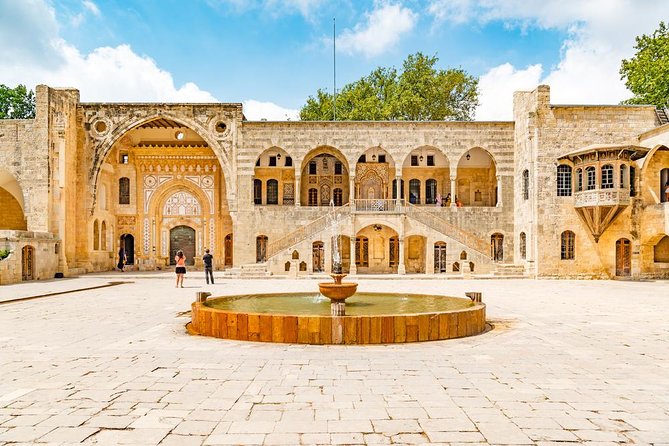 Beirut, Beiteddine & DeirElQamar Day Trip-With Lunch(4G on Board) - Guide quality, languages and group size