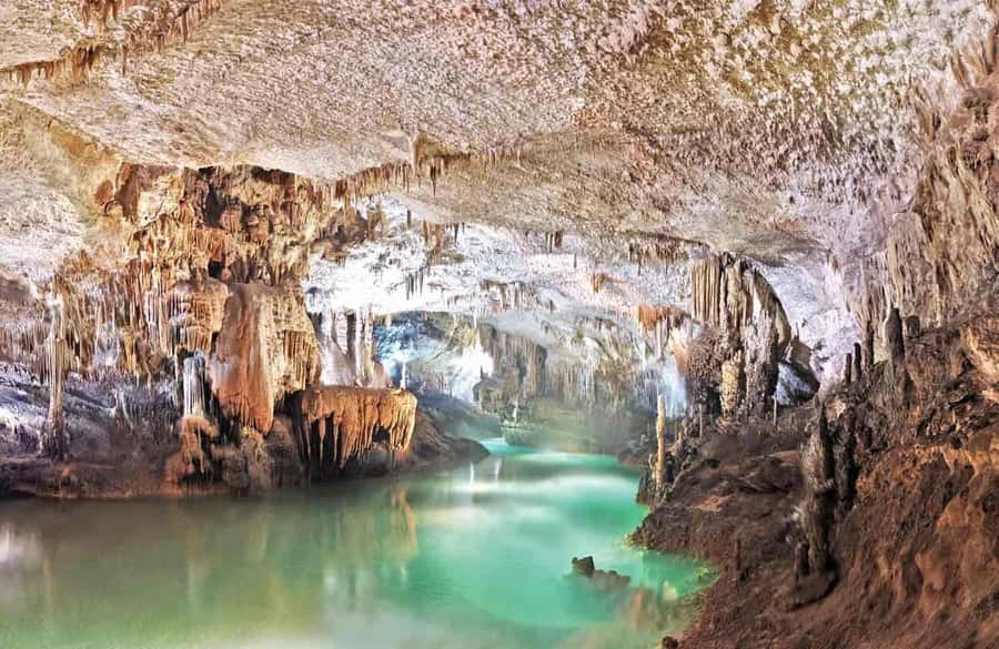 Beirut: Jeita Grotto, Harissa, Byblos group tour & Guide - Taking the cable car to Harissa