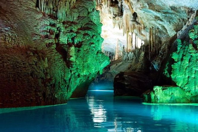 Full-Day Private Tour to Jeita Grotto, Harissa and Byblos - Harissa and the statue above Jounieh Bay