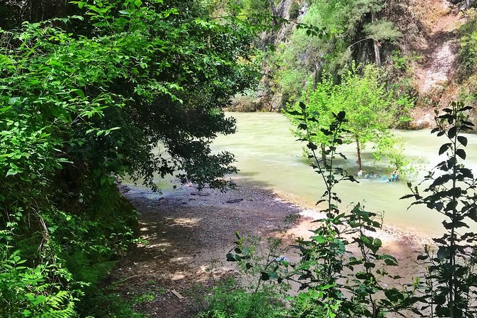 Hike Chouwen - Reaching the jade-green water