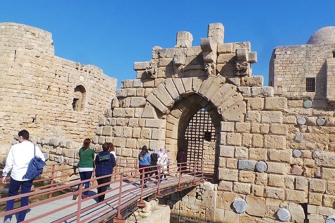 PRIVATE city tour of Old Sidon & Historic Tyre - Walking through Tyre’s Roman remains