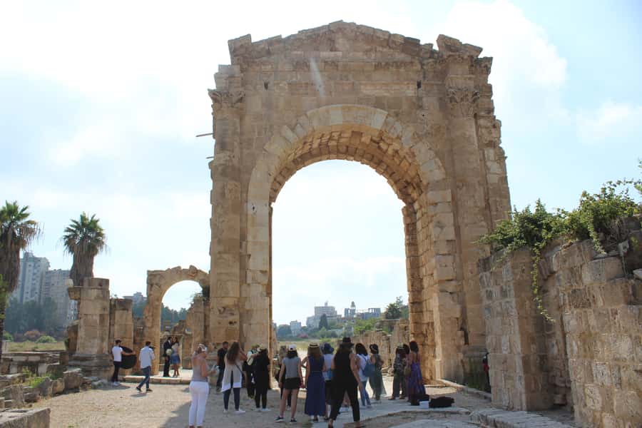 Sidon & Tyre Unesco Heritage w/pick-up, guide, entries+lunch - Starting in Sidon at the Crusaders’ Castle