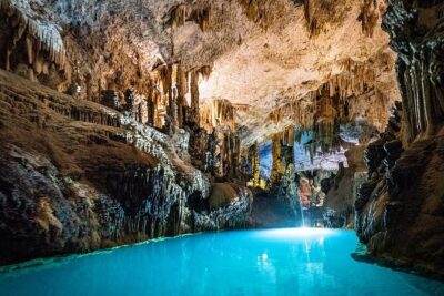 Small-Group Tour with Lunch to Jeita Grotto, Byblos and Harissa