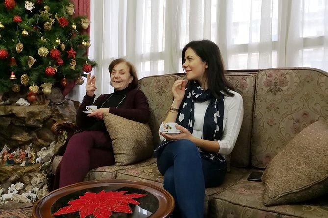 Traveling Spoon Lebanese Mezze Private Online Cooking Class - Tania and her mother add a home kitchen feel